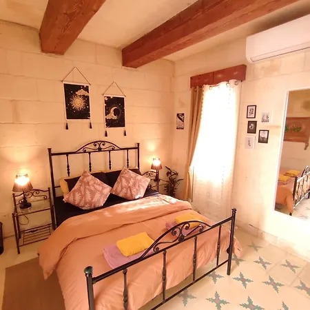 Ontherocks - In Victoria, Gozo Holiday home Victoria
