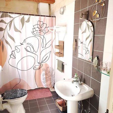 Ontherocks - In Victoria, Gozo