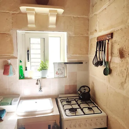 Ontherocks - In Victoria, Gozo * 维多利亚