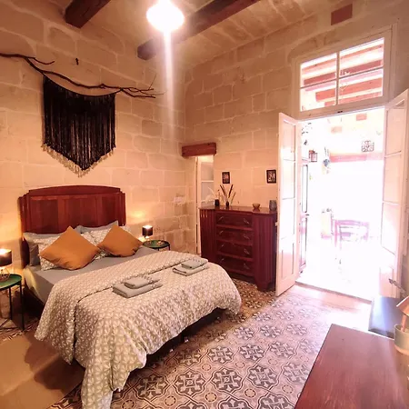 Ontherocks - In Victoria, Gozo 度假居