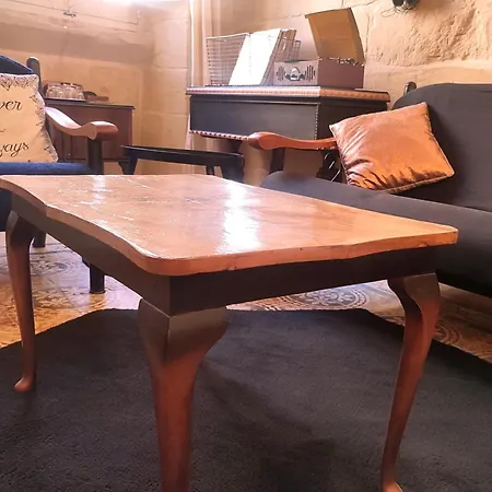 Ontherocks - In Victoria, Gozo 度假居 *