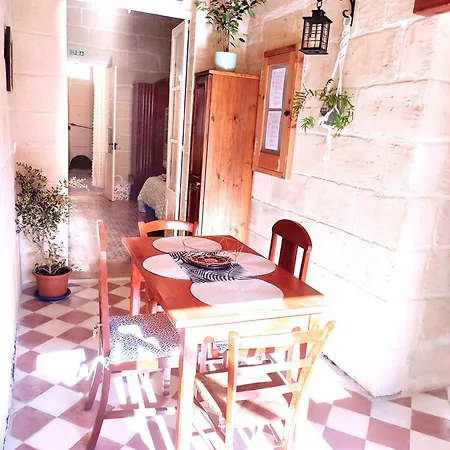 度假居 Ontherocks - In Victoria, Gozo 维多利亚