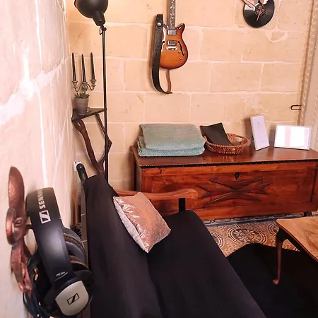 Ontherocks - In Victoria, Gozo 度假居 *