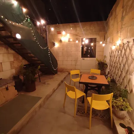 Ontherocks - In Victoria, Gozo 度假居