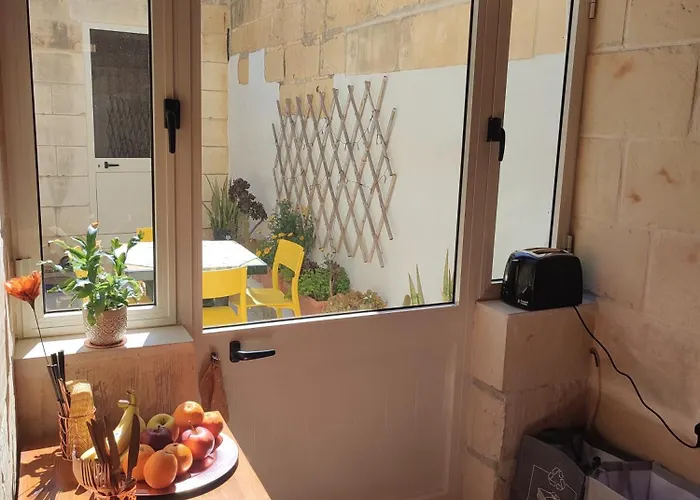 別荘 Ontherocks - In Victoria, Gozo ビクトリア