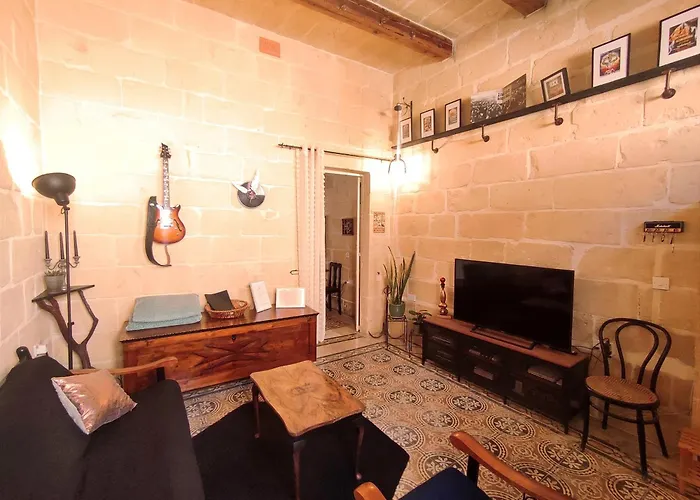 Ontherocks - In Victoria, Gozo *