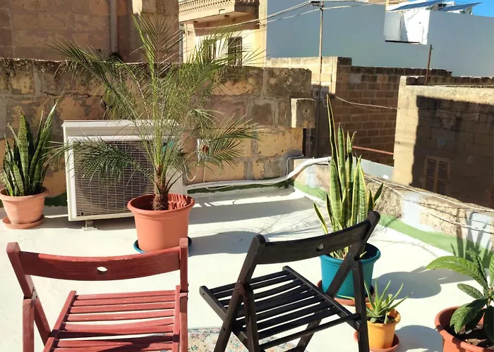 Ontherocks - In Victoria, Gozo * ビクトリア