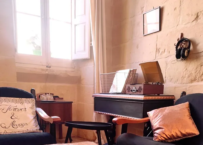 Ontherocks - In Victoria, Gozo *