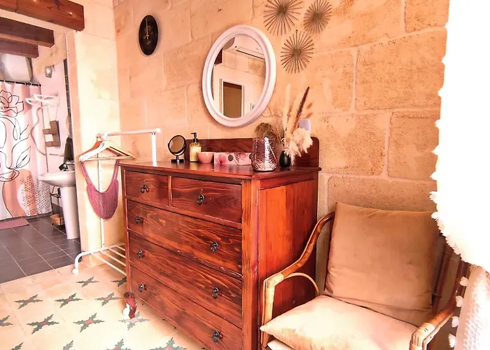 Ontherocks - In Victoria, Gozo 別荘