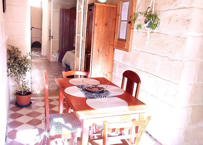 別荘 Ontherocks - In Victoria, Gozo ビクトリア